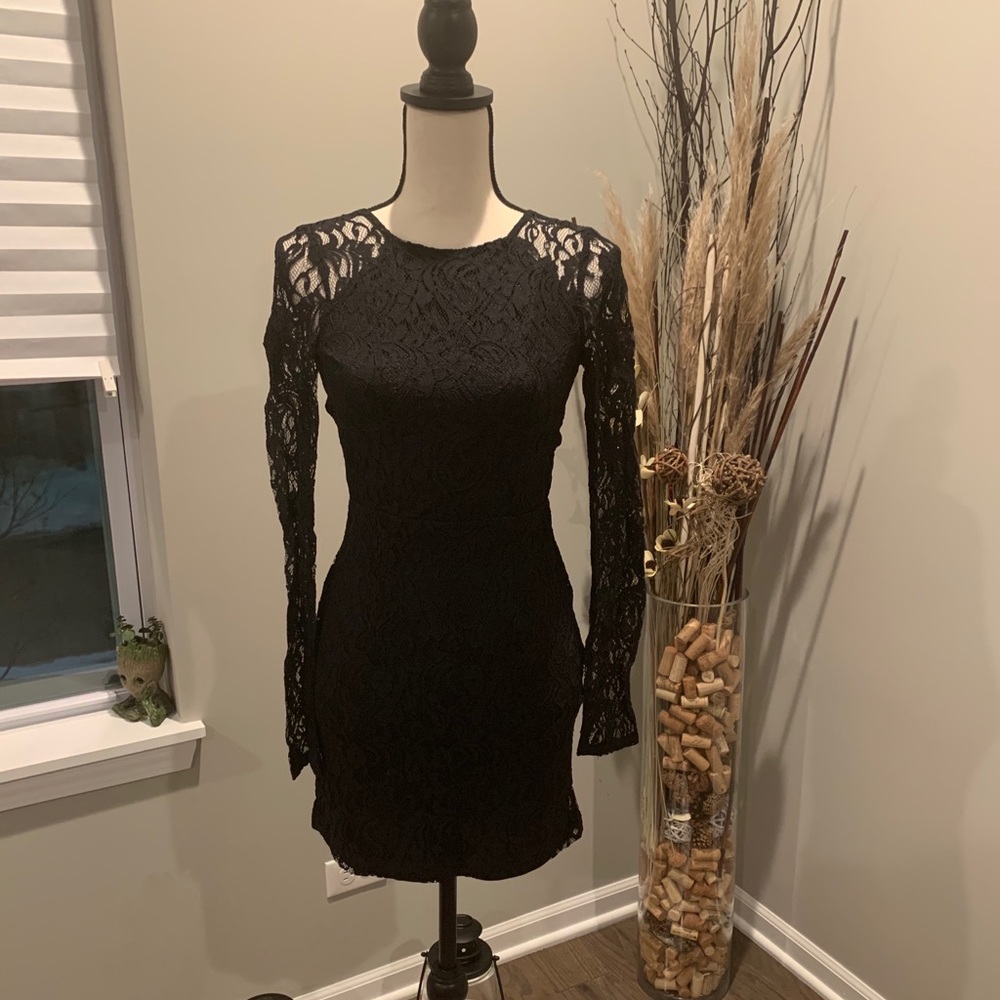 ✨BCBGeneration (NWT)Long Sleeve Fitted Mini Dress✨